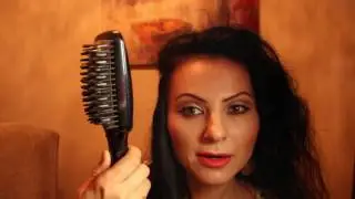 INFINITY PRO CONAIR-DIAMOND INFUSED HOT PADDLE BRUSH !
