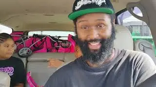 When people do food reviews in the car 