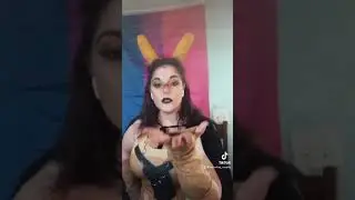 Loki channels Chandler from FRIENDS