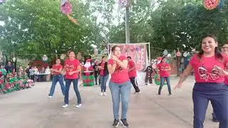 Maestras Raquel Dzib baile navideño 2025