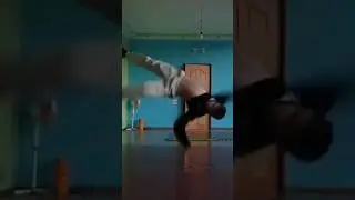 lucky🤞#брейкданс #breakdance #powermove #combo #повермув #dance #танец #трюк #батл #треша  #shorts