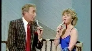 Elaine Paige joins Val Doonican on the sofa