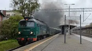 Mega mazut ST44-1228 PKP Cargo z pociągiem turystycznym ,,Komandor