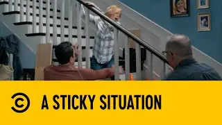 A Sticky Situation | Modern Family | Comedy Central Africa