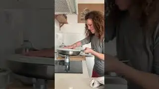 Woman Fails While Hilariously Flipping Omelet With Warrior Scream - 1186390