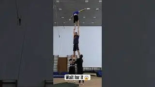 ACROBATS Show ABSOLUTE TEAMWORK 🤸🏻&zwj;♂️ #cirqueart #cirquedusoleil #acrobat