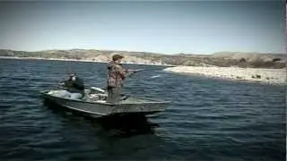 FISHING ZANDER (PIKE PERCH) IN RIVER EBRO, SPAIN - www.reivaxfilms.com
