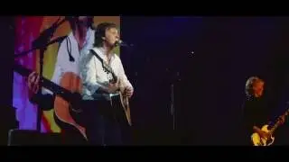 Paul McCartney playing 'Michelle' in Paris, 30th May 2016