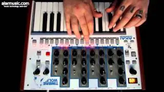 Akai Professional Timbre Wolf: doing some basses