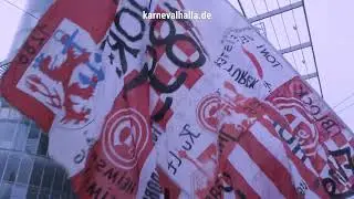 Karneval 2023 Rosenmontag D&uuml;sseldorf &ndash; Rosenmontagszug Mottowagen 2023 &ndash; Gr&ouml;&szlig;te Fortuna Flagge