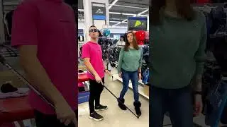 Blind man kissing prank👨&zwj;🦯