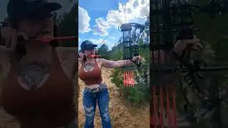 Womens Compound Bow #archery #bowhunting #bowhunt #bowhunter #bigshottargets #bowtech