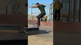 Front Nosegrind Back 180. Maybe next time! #rollforever #skateboarding #texasskateboarding
