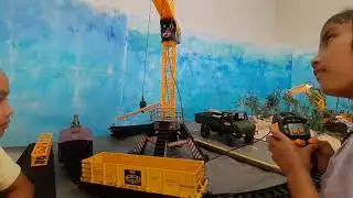 RC Crane loading wood play time #rc #toys #rccrane #tinylandsrc 