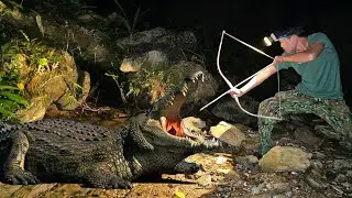 Night Survival Hunt: Crocodile Attacks, Catching Stream Fish & Extreme Shelter Skills