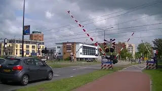 Spoorwegovergang Heerhugowaard // Dutch railroad crossing