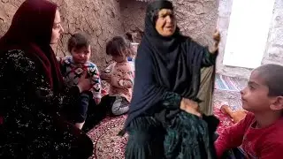 Zainab's work to keep her children's bellies full, baking local bread