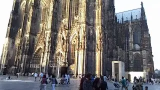 Cologne Cathedral and Libertango by street musicians (accordions) | Germany