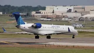 GoJet CRJ-700 Departing St. Louis Lambert International Airport
