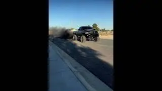2nd gen cummims rolling coal #cummins #dieselpower #dieseltruck #diesel #turbodiesel #dieselengine