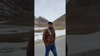 The Khunjerab Pass is located&nbsp;in the Hunza District of Gilgit-Baltistan, Pakistan