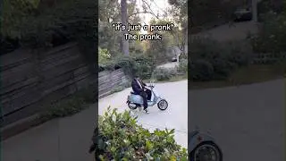 🫨 #prank #airbag #vespa