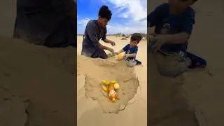 Wow We Store Mangoes 🥭 Under Sand #survival #foodsurvival #experiment #creative #mangoes