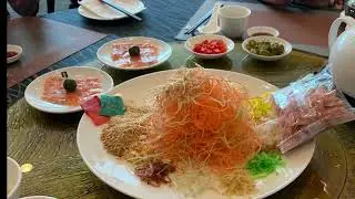 Yu sheng & soon hock fish deep fried so yummmy &mdash;- nuss- Suntec&mdash;/