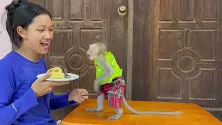 Oops..!! Koy open big mouth anqrrii mom late too feeding her 