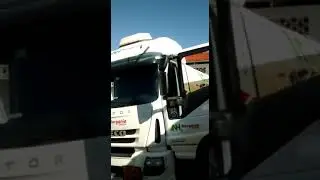 Abastecimento de amônia em sala de máquinas. 015.19.999171083