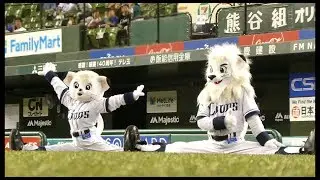 レオとライナがストレッチしてるだけ