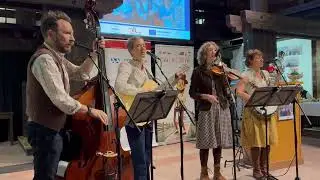 The Shooflies: Sunndaags, wann ich in die Karich geh (2025)