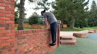 Straight-arm wall support