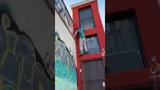 How to street climb a urban wall #parkour #climbing #streetclimbing