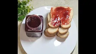 Home made strawberry jam no color no artificial flavors