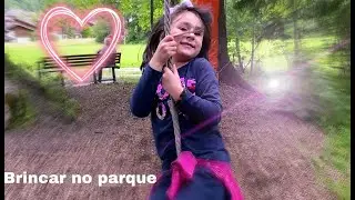 Brincar no parque da montanha na 🇨🇭 Su&iacute;&ccedil;a