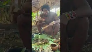 No kitchen no gas - cooking and eating with hands