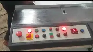 Top glue applicator with conveyor belt & automatic flap turning unit