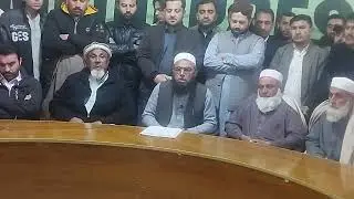 تختہ بیگ کےرہائشی الحاج ہاشم خان کےچچازادبھائی حاجی لعل بت خان۔نوشاد کاجمرودمیں پرہجوم نیوزکانفرنس۔