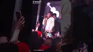 #music #love Akwasi Amawuga performing live @Dunkwa Fillars pub