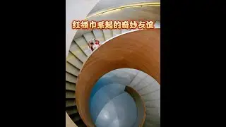 At Chengdu Art Museum, I witnessed the wonderful friendship bound by red scarves.