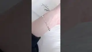 Dainty C&rsquo; Bracelet