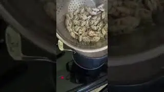 HAVE YOU EVER TRIED A DELICIOUS SAND FLEA!? #SandFlea #Food #FoodTok #Flea #Florida #Bait #Fishing