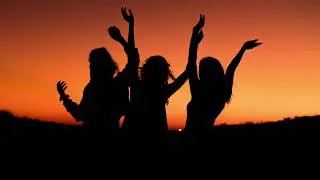 Monday Music Club - We love the sun