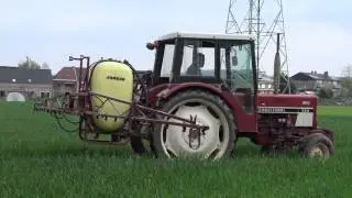 International 733 - Hardi sprayer