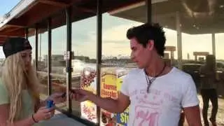 The QuestionMark.TV Starring Mark The Illusionist - Mark El Ilusionista