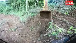 Alargando e refazendo estrada com Escavadeira Hidr&aacute;ulica