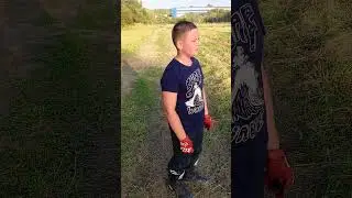 Деффченки катаюцца на Эндуро