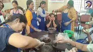 Beautician course free - Hair Henna for the students training... #beauty #class #deaf #hennahair 💕