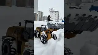 Радиоуправляемый фронтальный погрузчик Huina HN1583, сам самый мощный. Сайт cars-kids.com